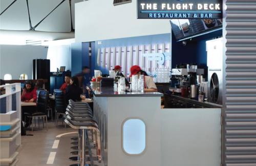 香港国际机场【暂停开放】餐食体验厅 - The Flight Deck