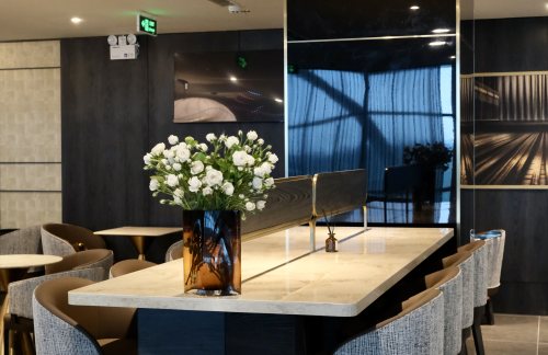 SGNThe SENS Business Lounge