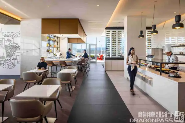 Maple Leaf Lounge – photos 3