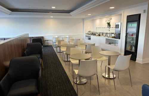 SFOChina Airlines Dynasty Lounge