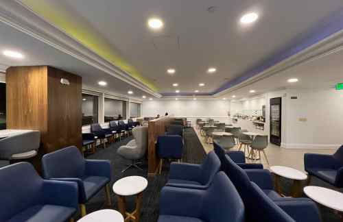 SFOChina Airlines Dynasty Lounge