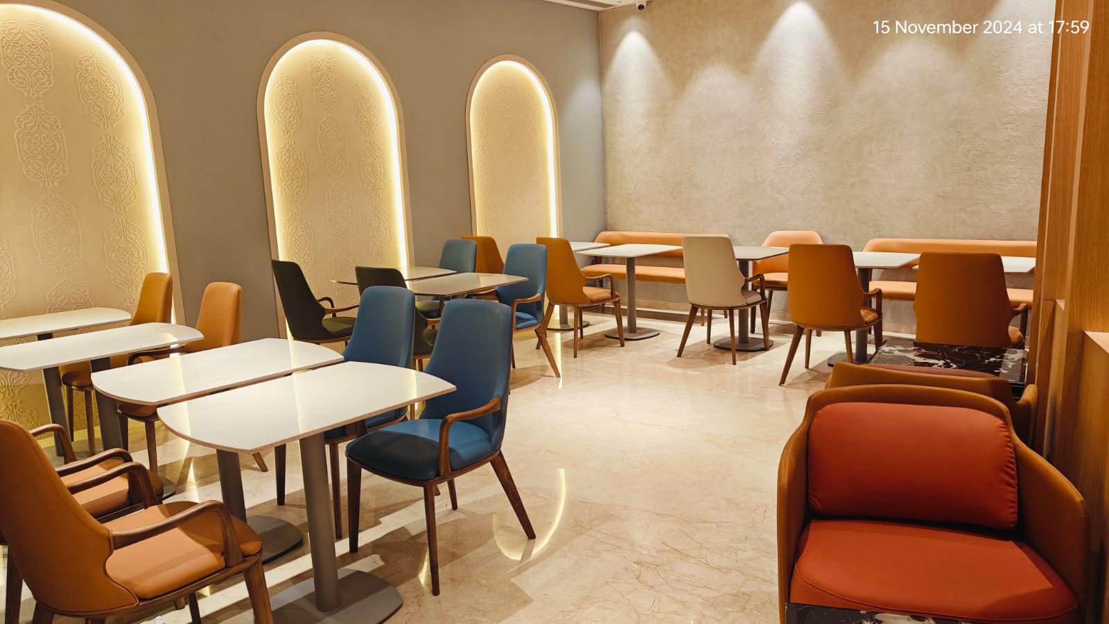 Elysian Executive Lounge - Domestic — food & bar