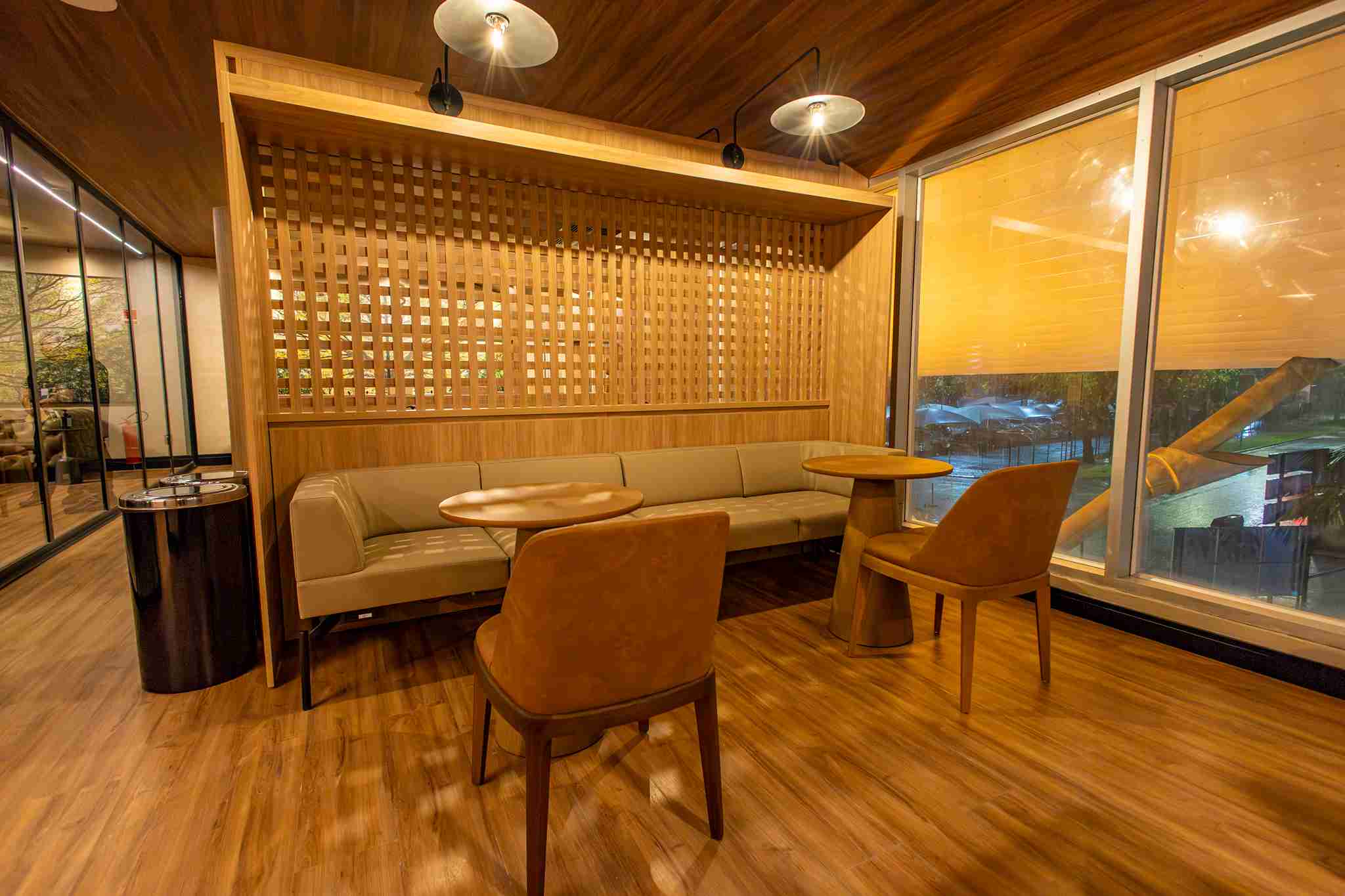 W Lounge Belém — food & bar