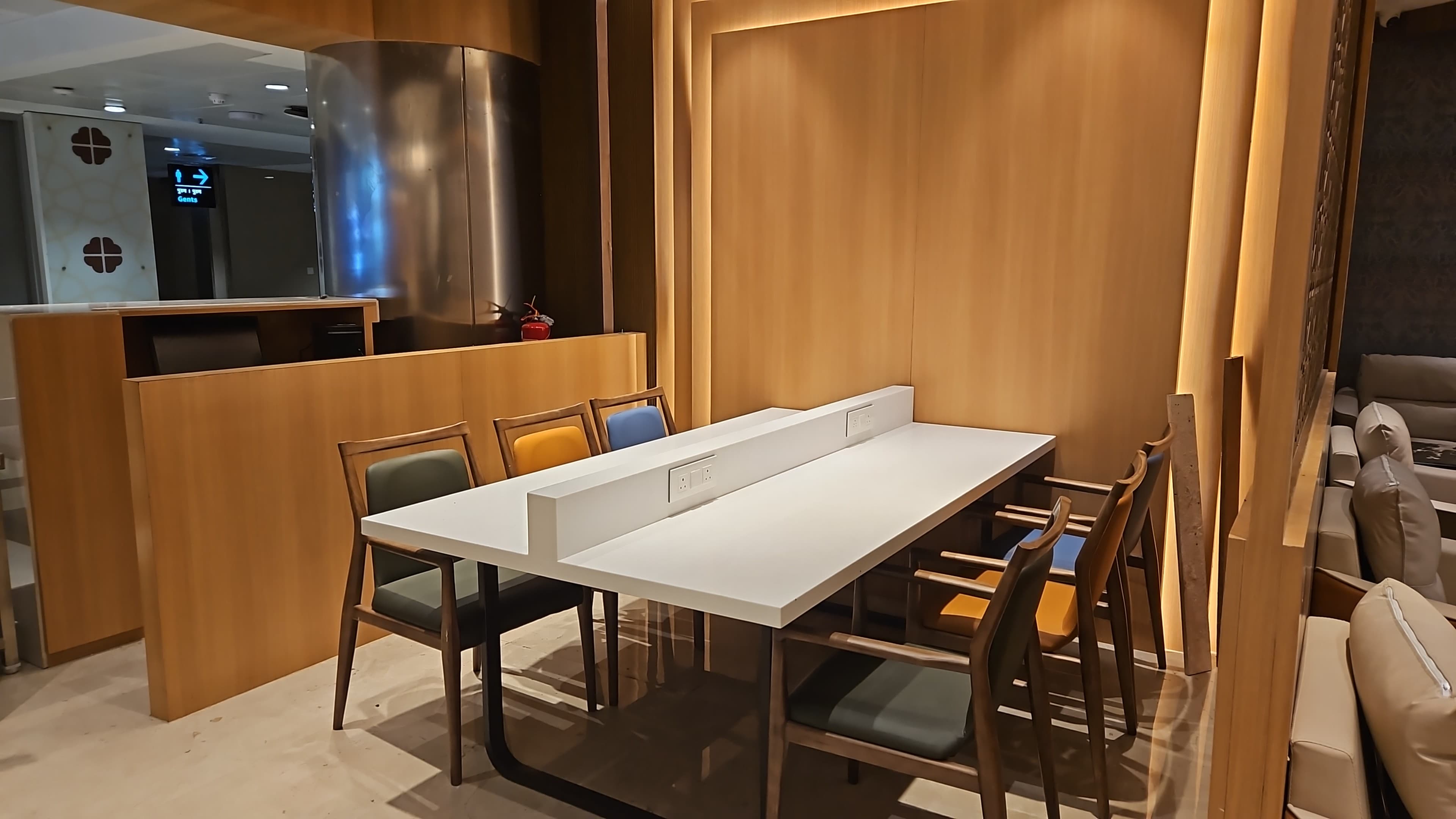 Elysian Lounge - International — seating area