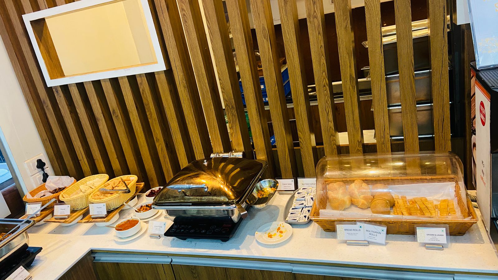 The Lounge (Domestic) — food & bar