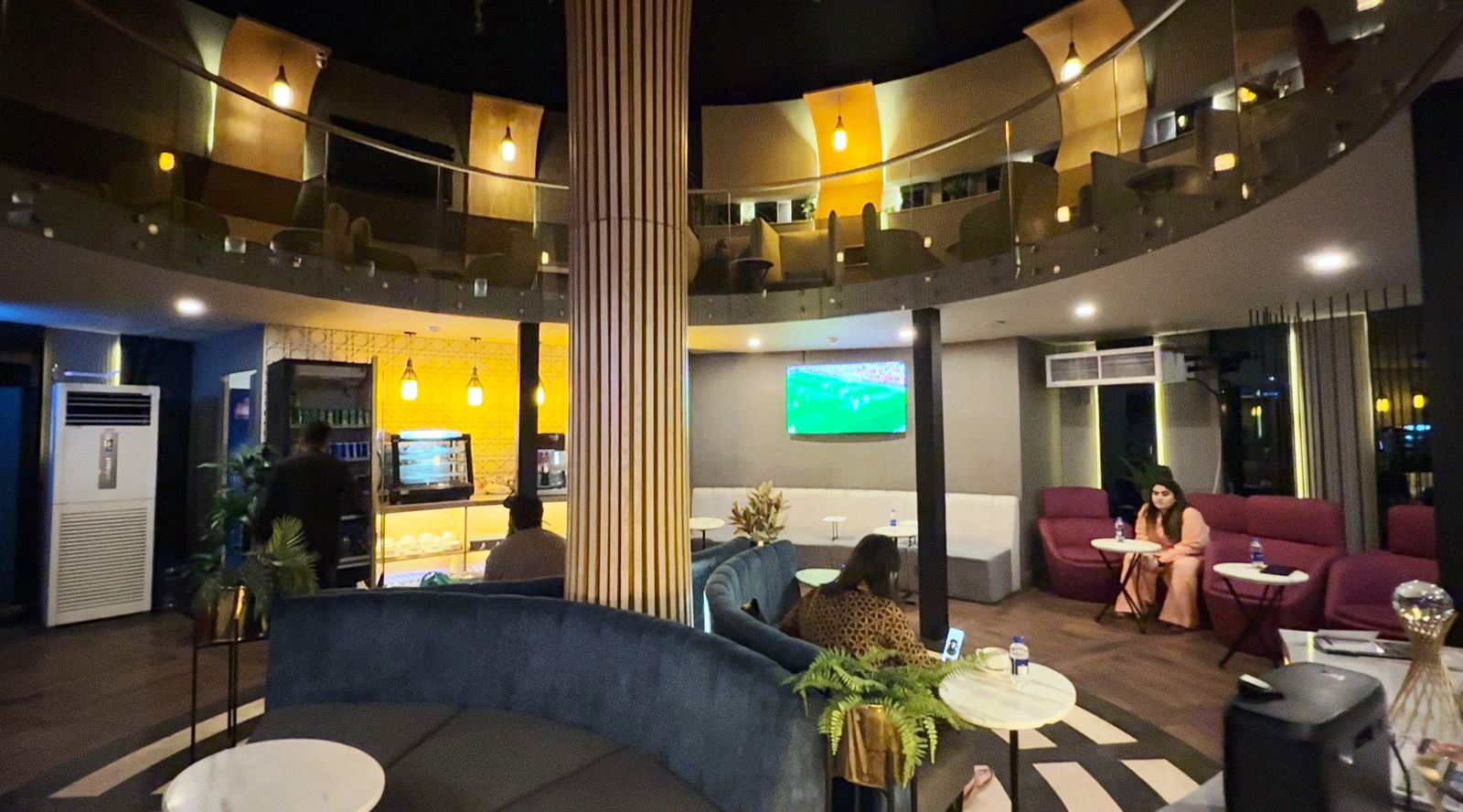 Sky Majestic Lounge atmosphere, image 3