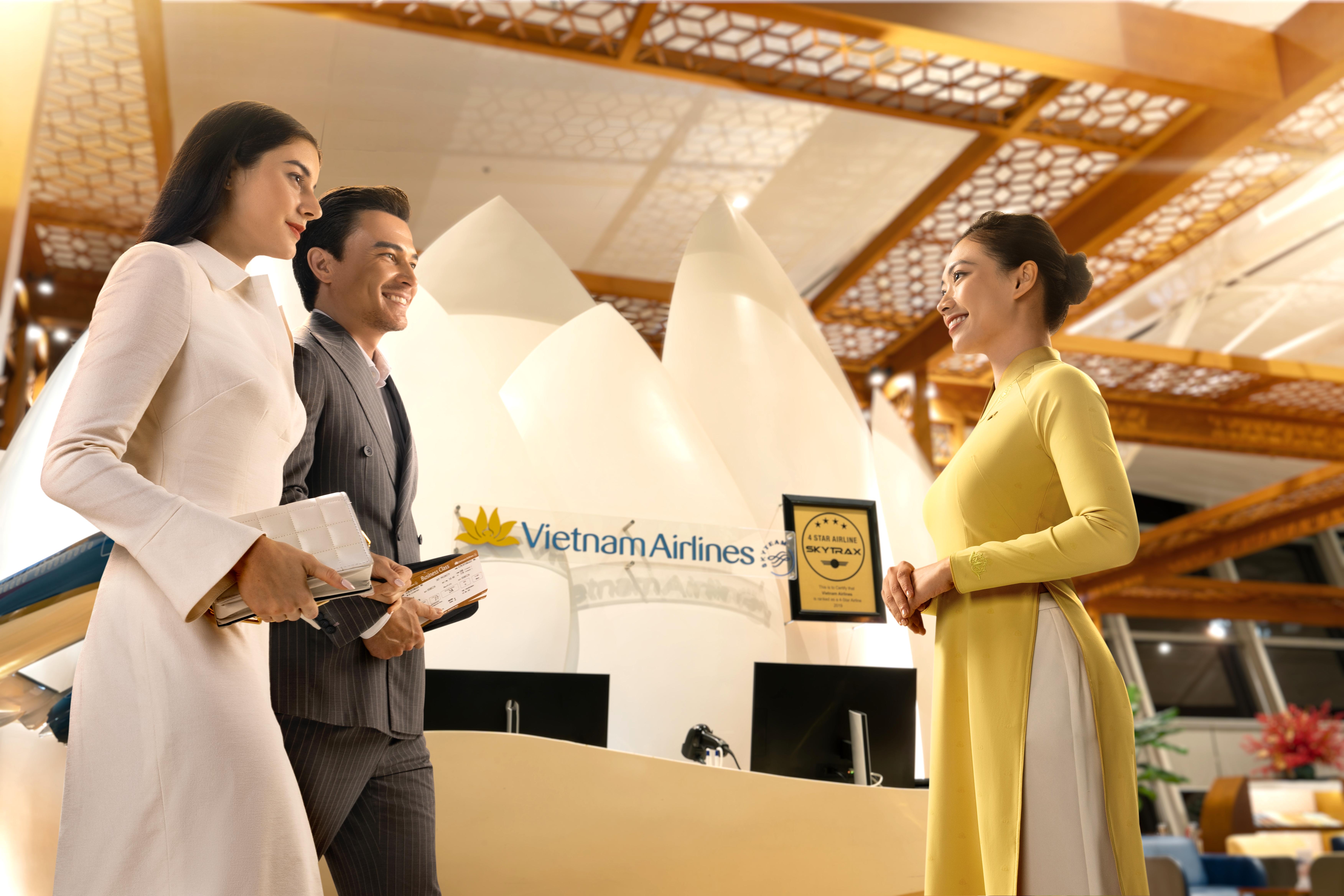 Vietnam Airlines Business Class Lounge (Departures D) atmosphere, image 2