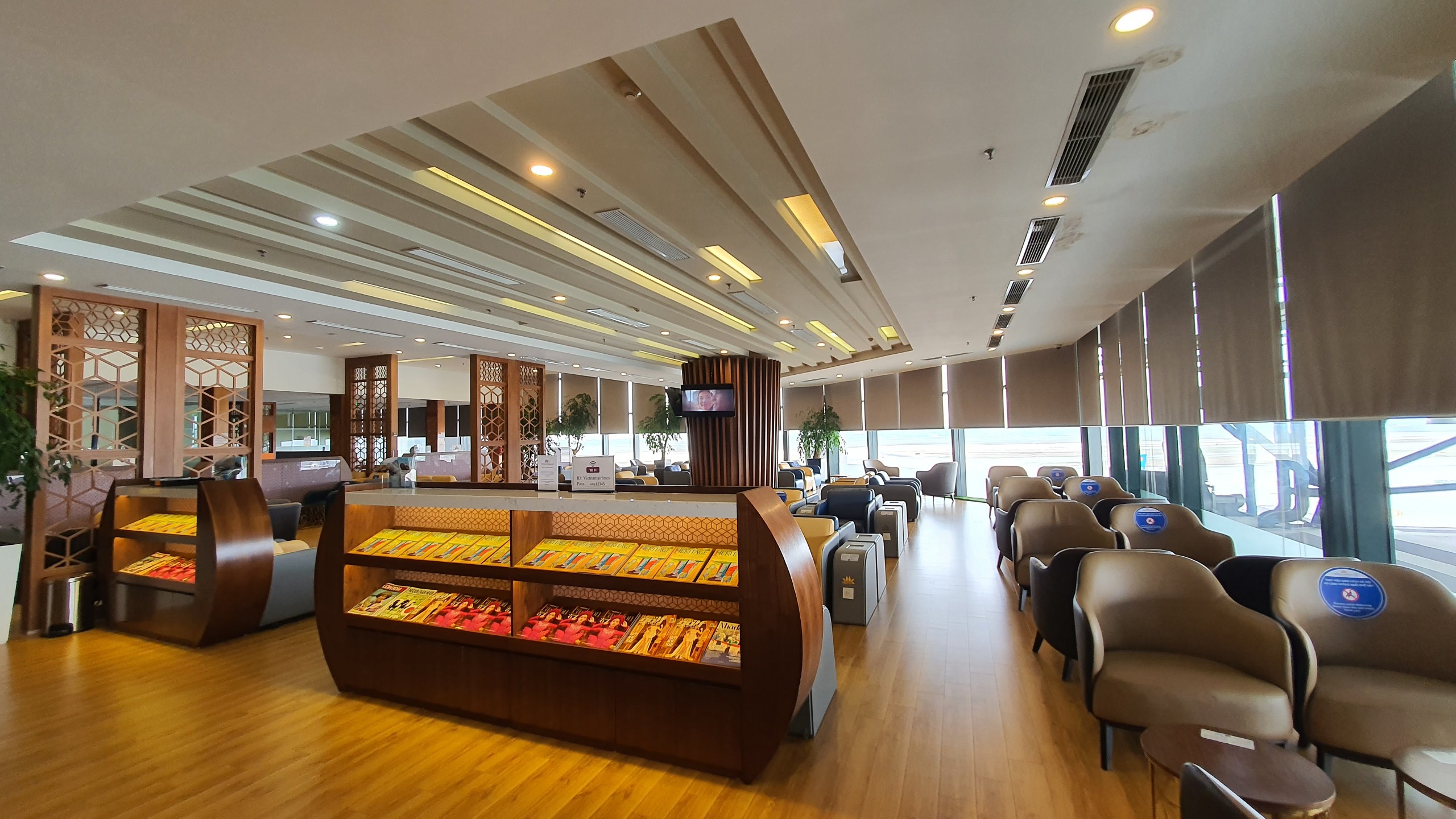 Vietnam Airlines Business Class Lounge (Departures D) atmosphere, image 17