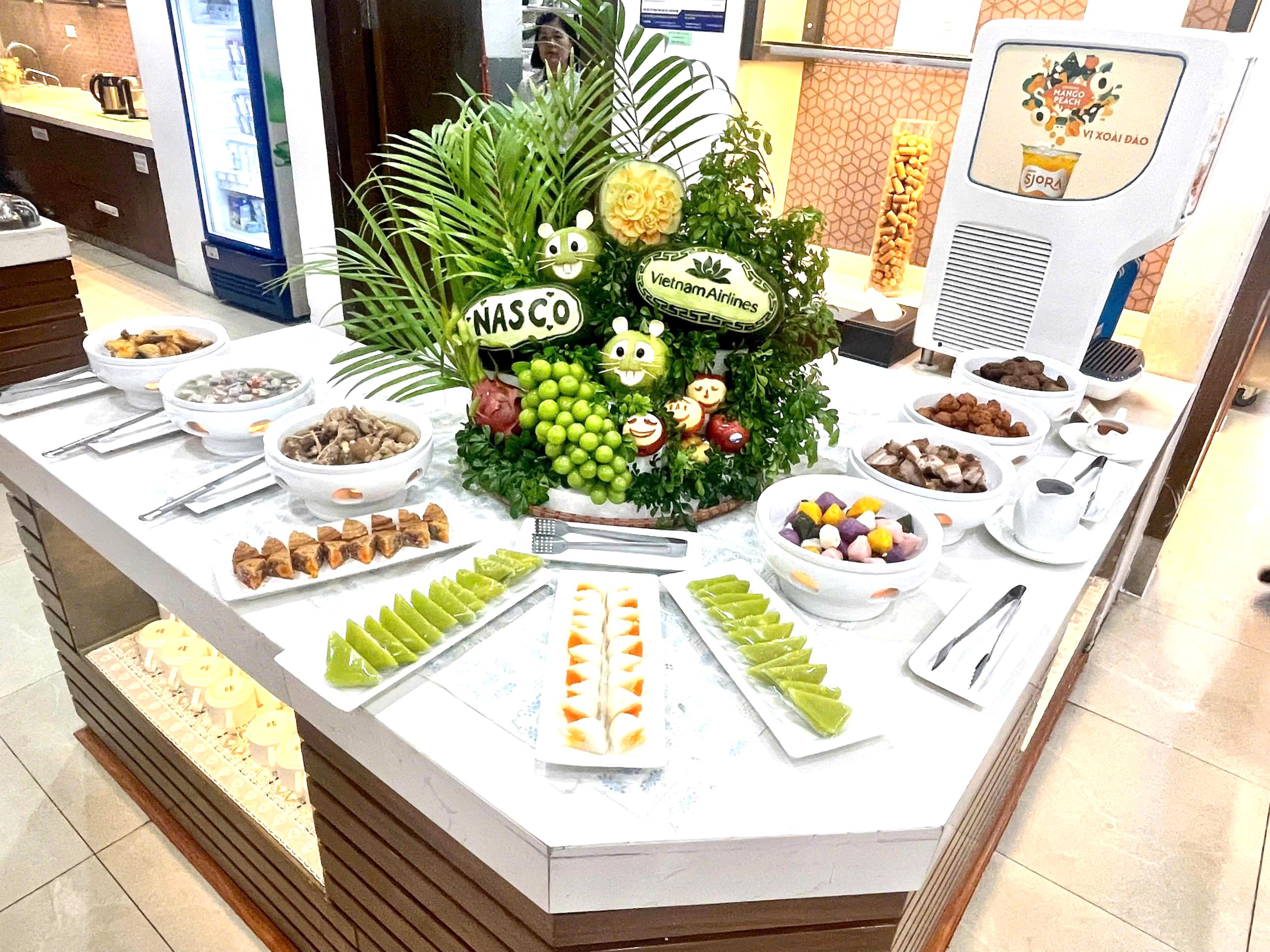 Vietnam Airlines Business Class Lounge (Departures D) atmosphere, image 14