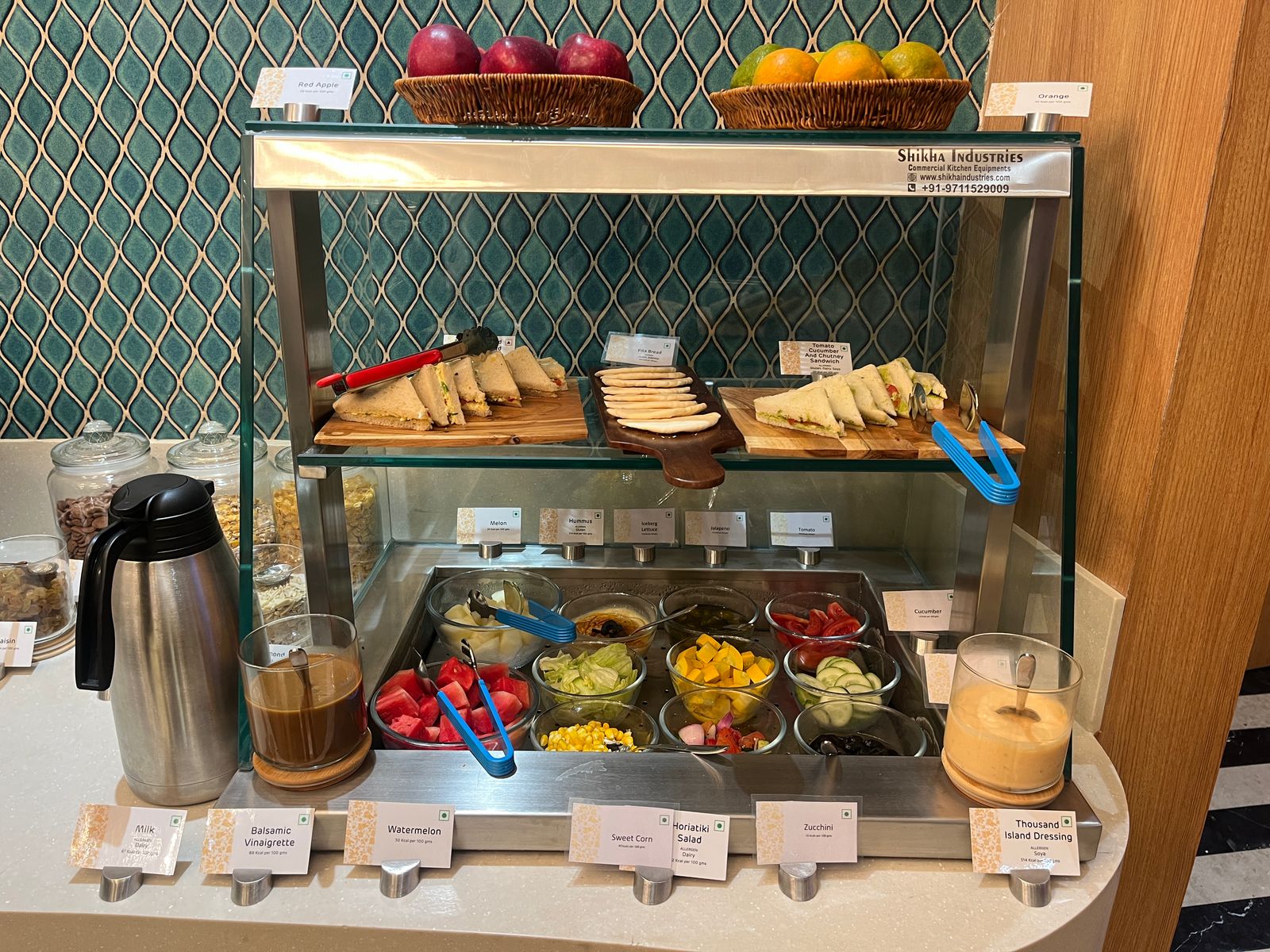 Adani Lounge atmosphere, image 7