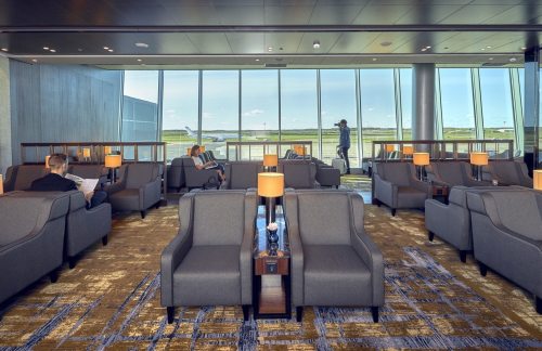 HELPlaza Premium Lounge