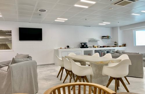 JMKYour Mykonian Luxury Lounge