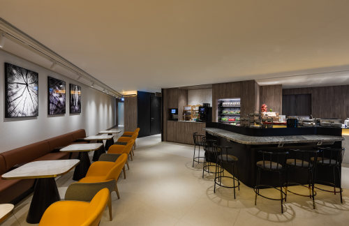 HKGPlaza Premium Lounge(Gate 60)