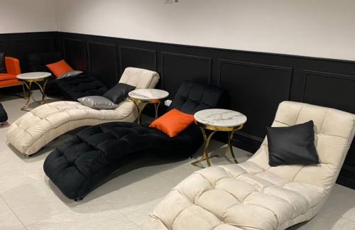 HREThe Lounge