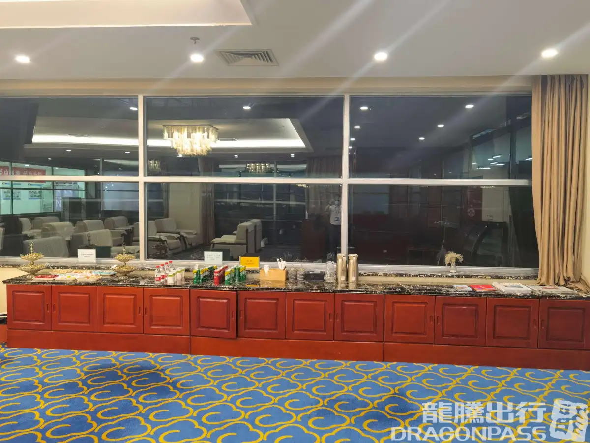 First Class Lounge – photos 3