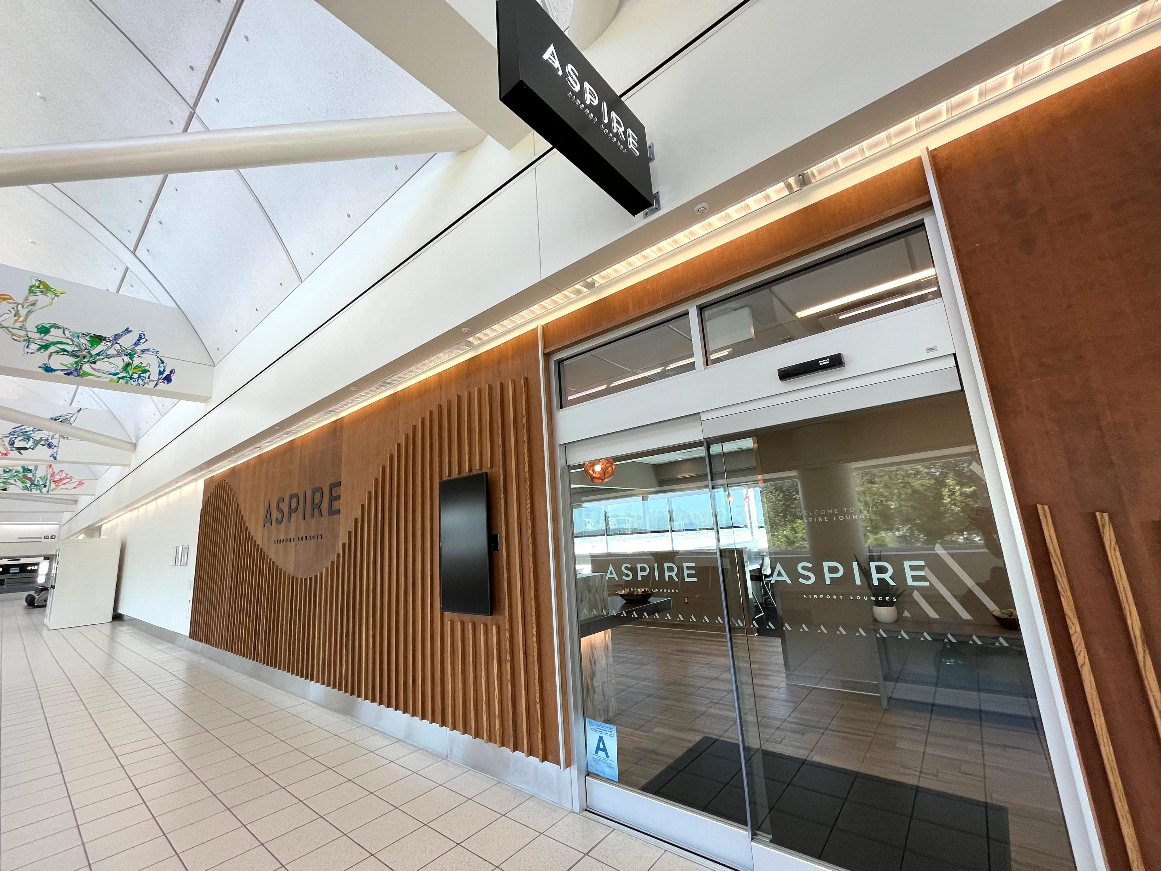 Aspire Lounge atmosphere, image 2