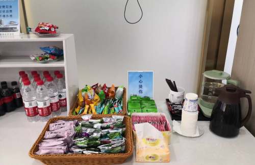 ncxz龙腾商务座候车区（A22检票口旁）