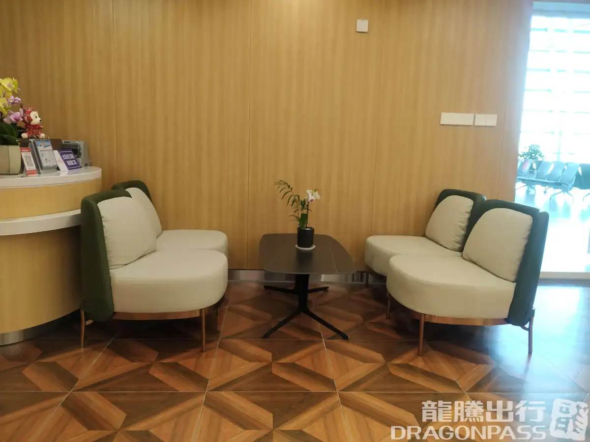 First Class Lounge – photos 3