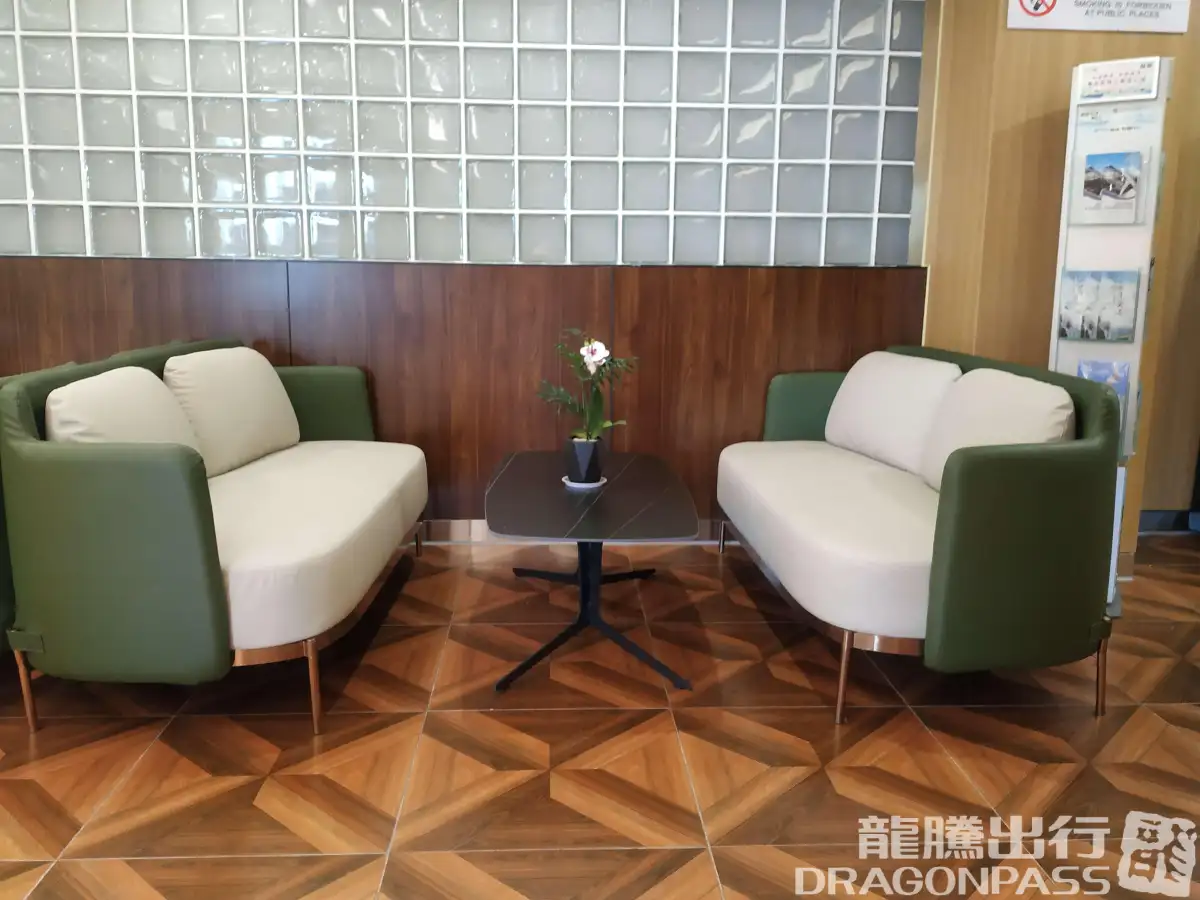 First Class Lounge – photos 8