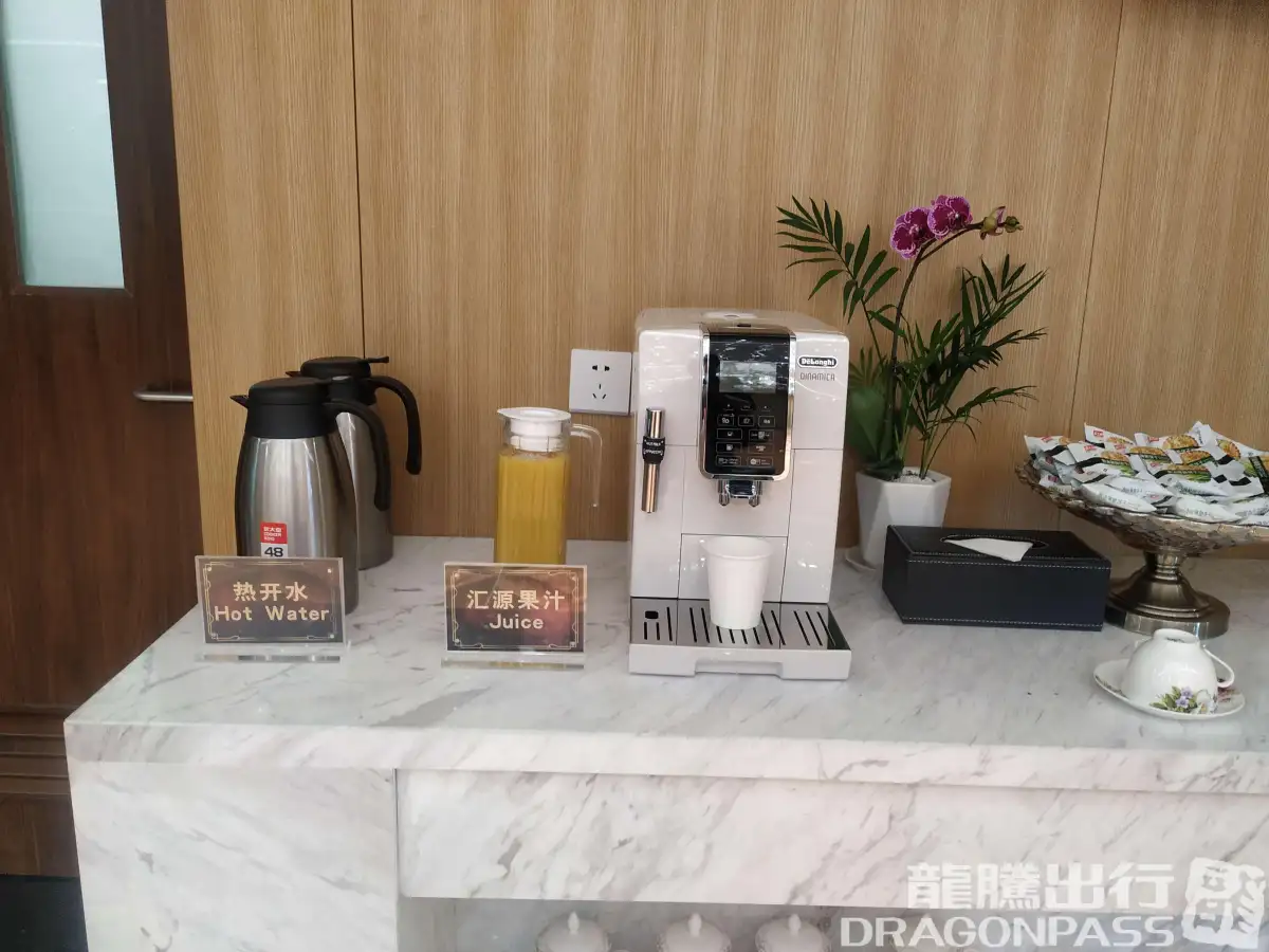 First Class Lounge – photos 9