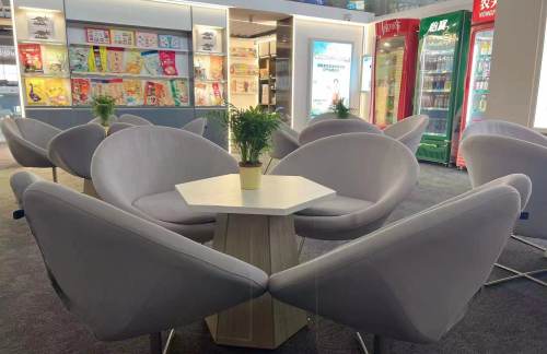 njnz龙腾出行会员候车厅