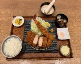福冈机场黄金色の豚