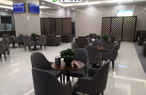 tynz商务座候车室（东进站口）