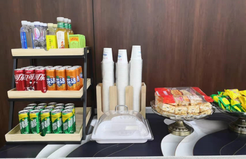 tynz商务座候车室（东进站口）