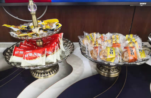 tynz商务座候车室（东进站口）