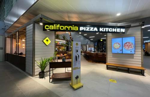 圣地亚哥-阿图罗·梅里诺·贝尼特斯准将国际机场California Pizza Kitchen