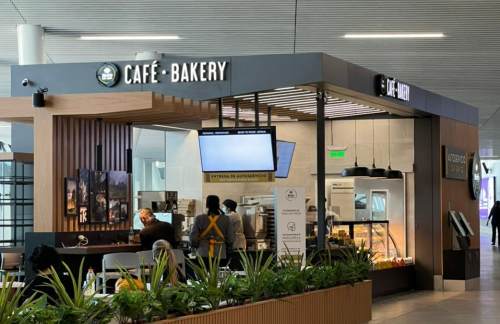 圣地亚哥-阿图罗·梅里诺·贝尼特斯准将国际机场Café Bakery