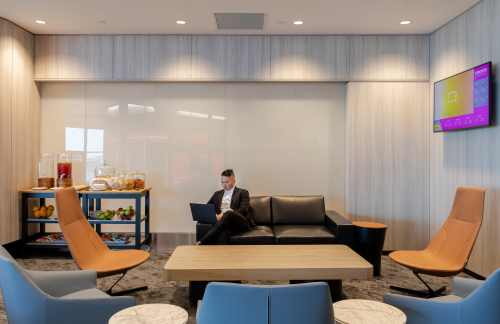 YYZPlaza Premium Concept Lounge (Domestic - Landside)