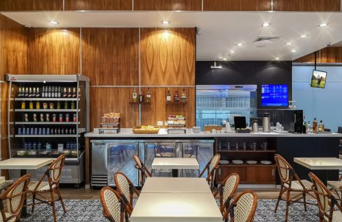 CUNMera Business Lounge (T2)