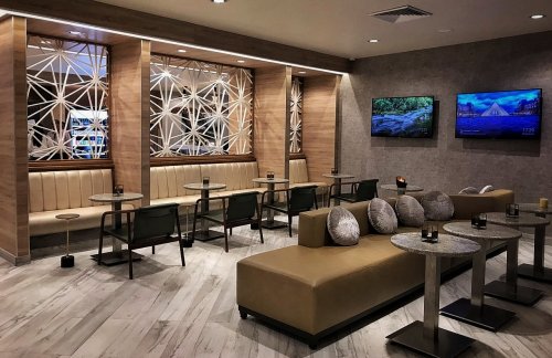 CUNMERA Business Lounge Domestic