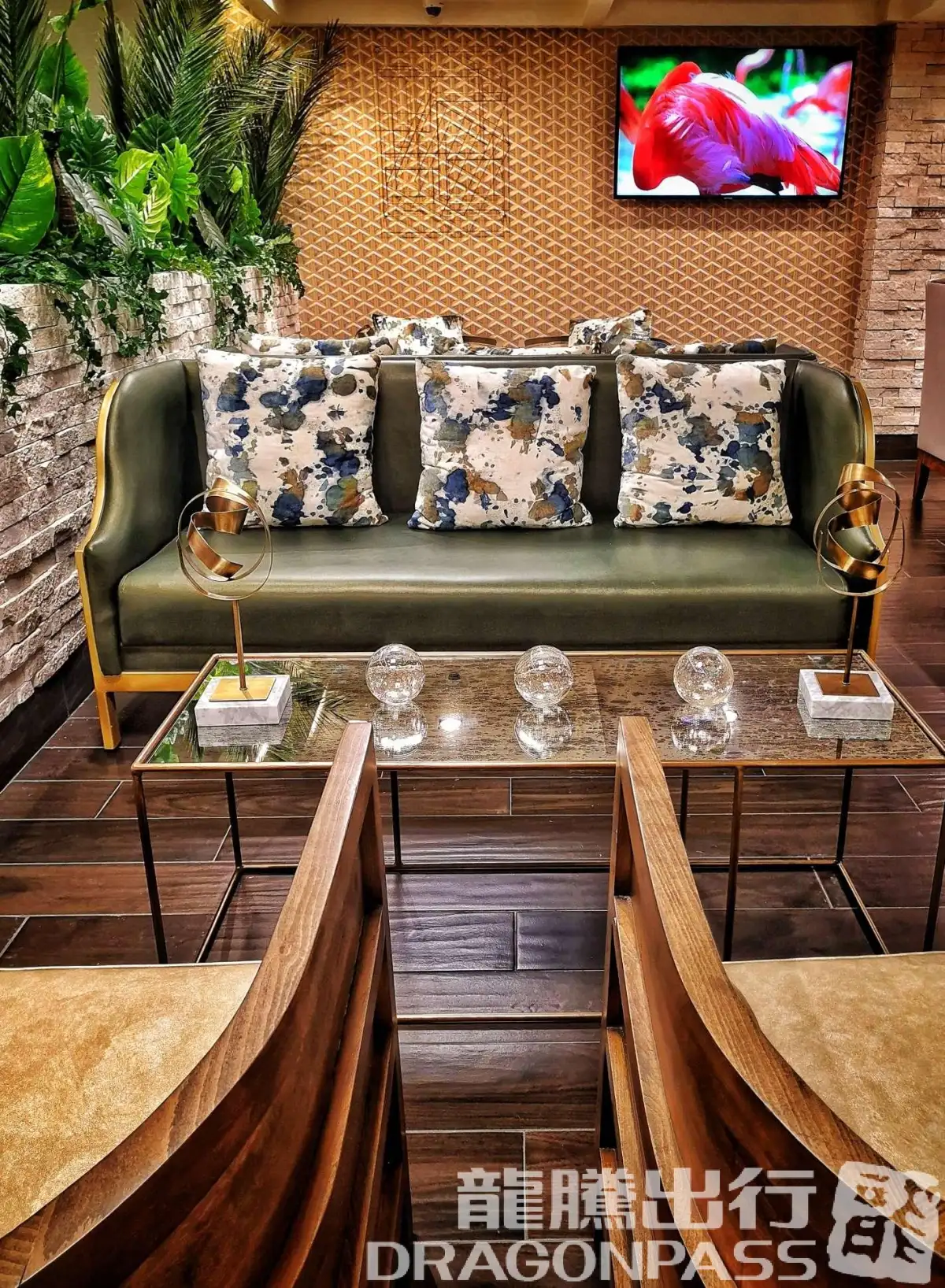 VIP lounge by MERA International – photos 3