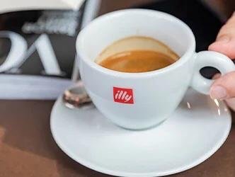 温哥华国际机场Illy Café