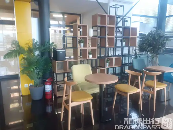 Domestic Business Lounge – photos 3