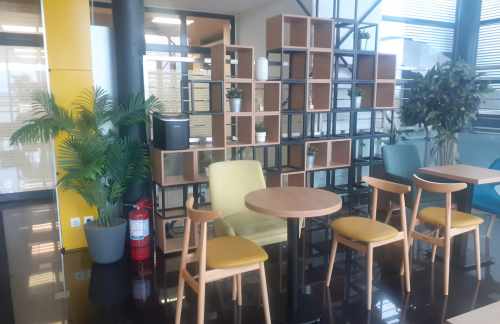 TSRDomestic Business Lounge