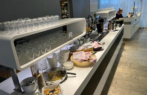 HELAspire Lounge (Gate 13)