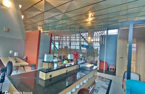 cgkSaphire Blue Sky Lounge(Dom)