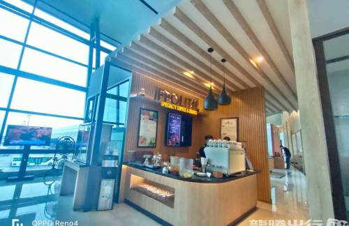 雅加达苏加诺·哈达国际机场Saphire Blue Sky Lounge(Dom)