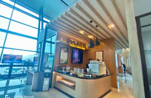 cgkSaphire Blue Sky Lounge(Dom)