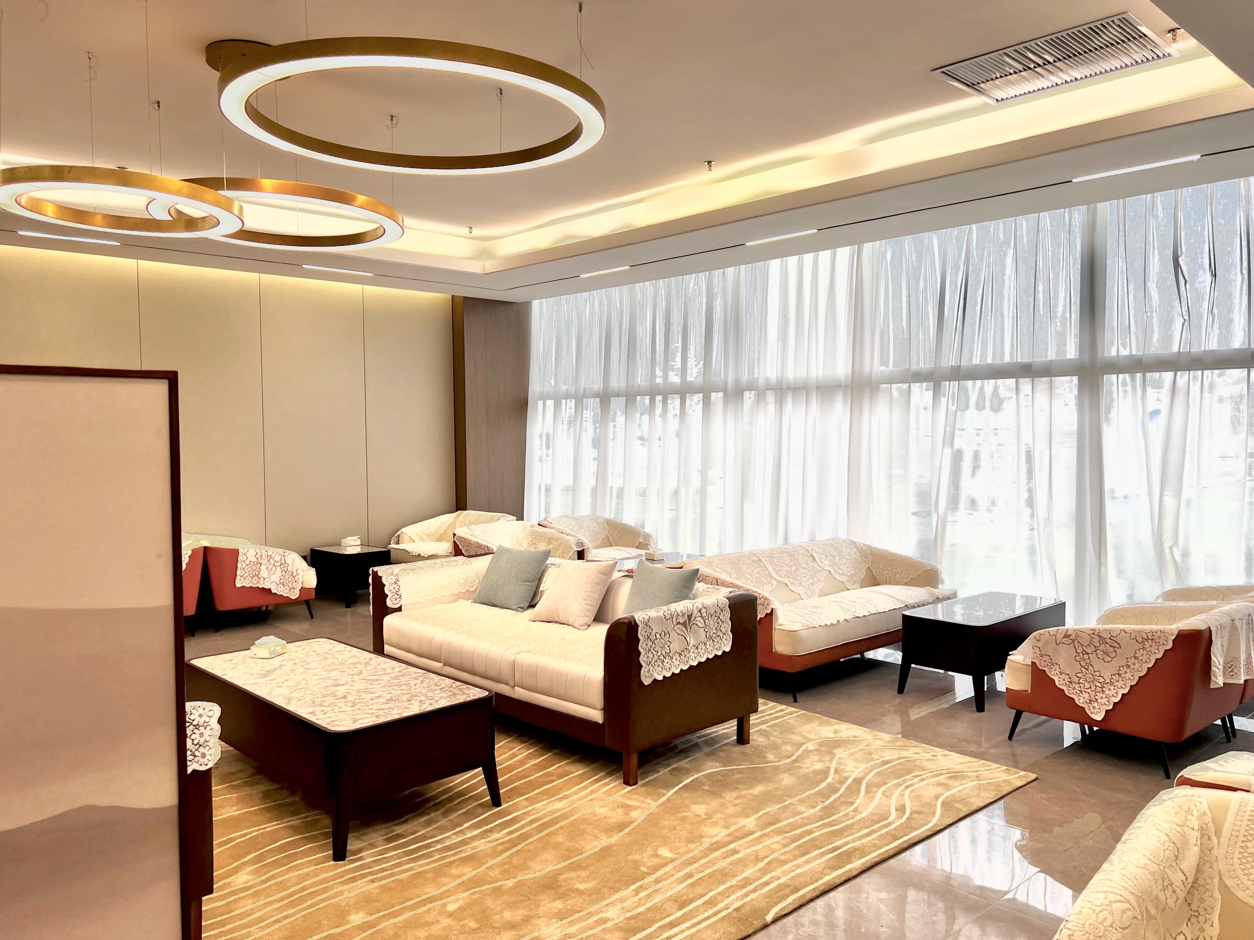 VIP Lounge atmosphere, image 3