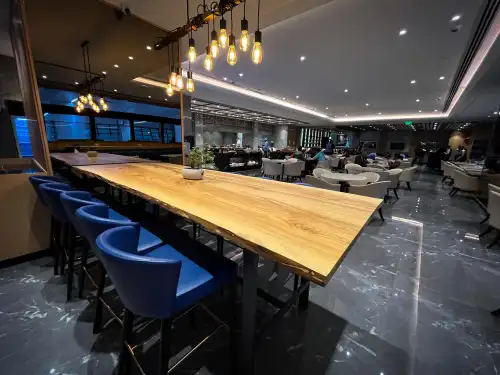 Encalm Lounge (T3 D49)