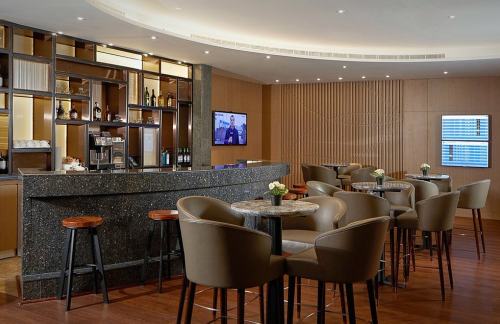 AUHAl Dhabi Lounge (T1)