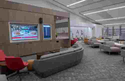 LGAAir Canada LaGuardia Maple Leaf Lounge 
