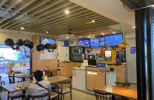 济南遥墙国际机场李先生牛肉面大王