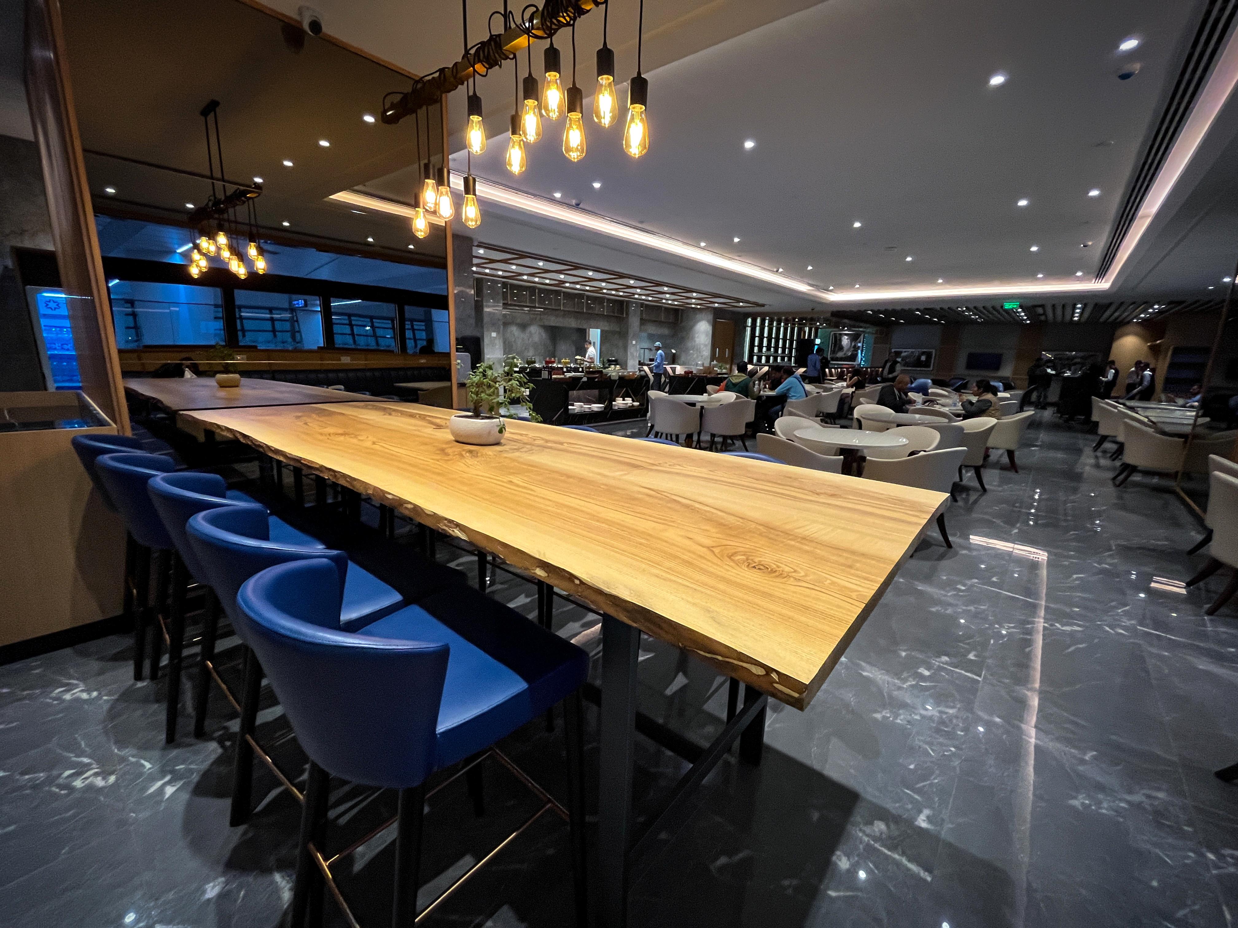 Encalm Lounge atmosphere, image 2