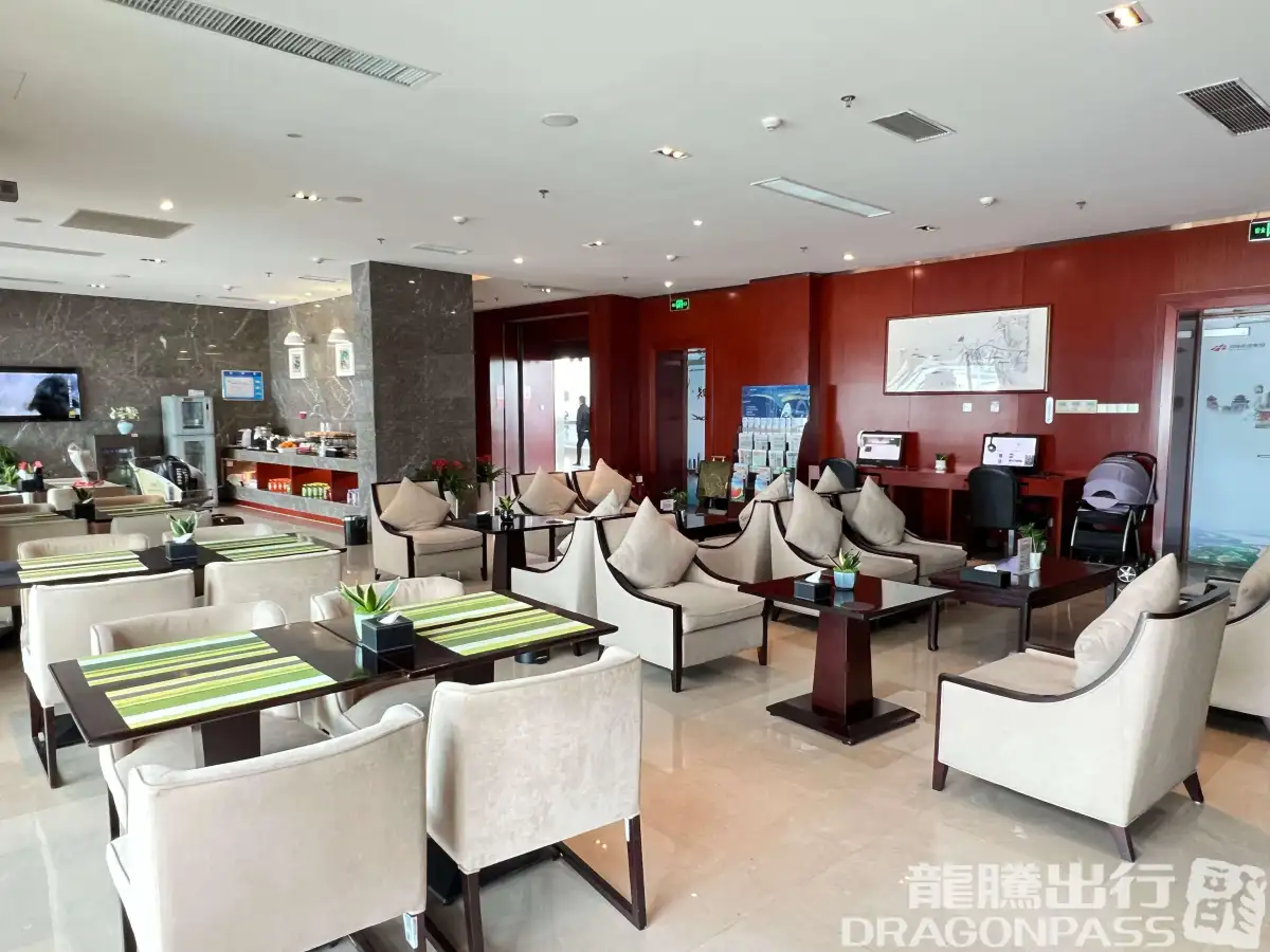 First Class Lounge (3rd floor Southeast) – photos 4