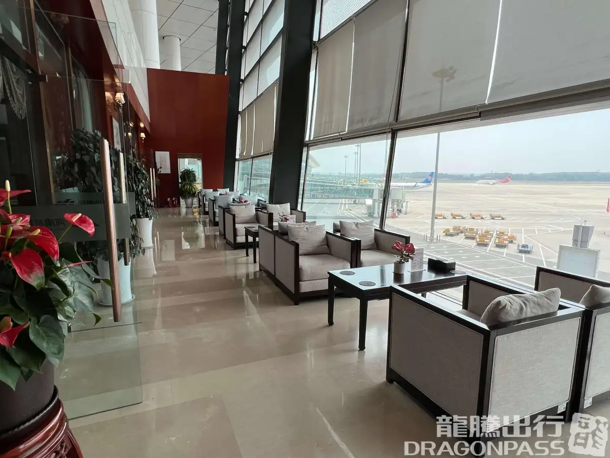 First Class Lounge (3rd floor Southeast) – photos 6